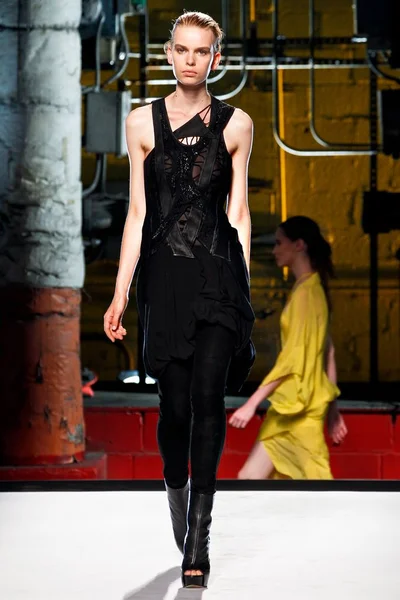 Look 33